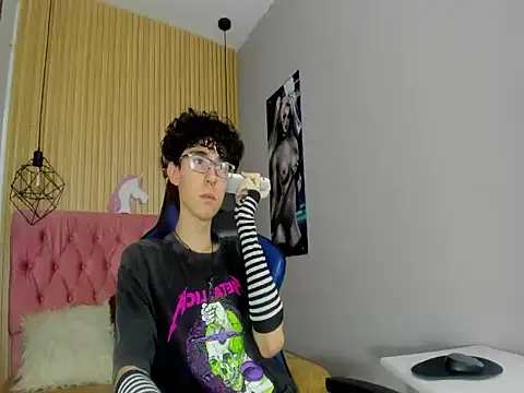 Syriussz online show from February 2026 07:19:02 PM