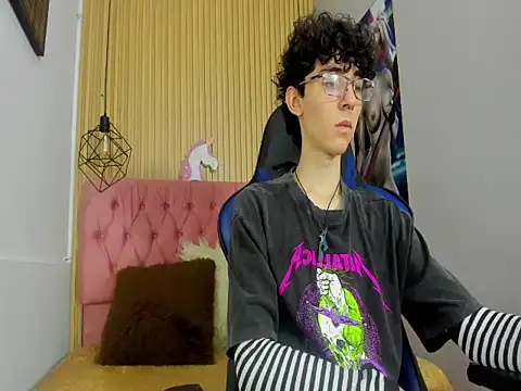 Syriussz online show from February 2026 07:18:01 PM