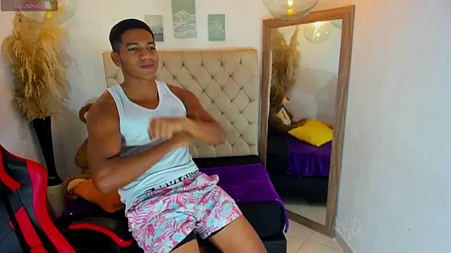 Snapshot of noah_sthone chatting on January 2026 03:12:02 AM noah sthone online show from January 2026 03:12:02 AM