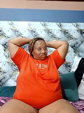 Snapshot of Ze-Zee99 chatting on January 2026 10:59:02 PM Ze-Zee99 online show from January 2026 10:59:02 PM