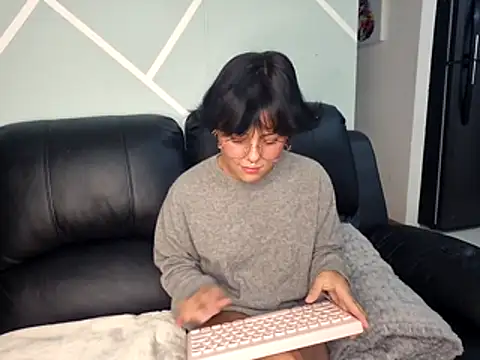 Snapshot of Yumicoco_ chatting on February 2026 03:44:01 AM Yumicoco online show from February 2026 03:44:01 AM