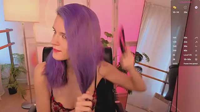 Snapshot of AuraLaunni chatting on February 2026 07:51:01 AM AuraLaunni online show from February 2026 07:51:01 AM