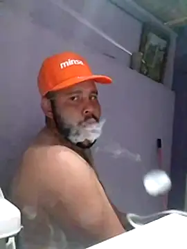 Snapshot of Guanatos13 chatting on January 2026 02:26:02 AM Guanatos13 online show from January 2026 02:26:02 AM