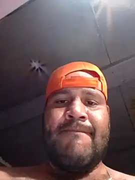 Snapshot of Guanatos13 chatting on February 2026 02:38:01 AM Guanatos13 online show from February 2026 02:38:01 AM