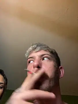 Snapshot of HoneybeeDiamonds chatting on March 2026 04:20:01 AM HoneybeeDiamonds online show from March 2026 04:20:01 AM