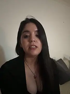 bebitas2  online show from May 2026 09:53:02 PM