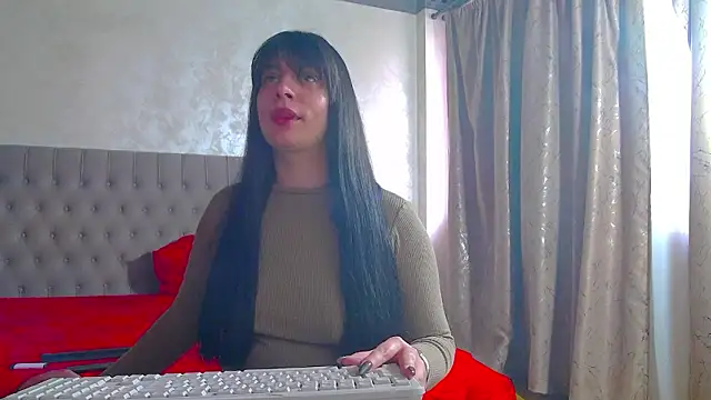 Snapshot of MaddyAllure chatting on February 2026 01:32:02 PM MaddyAllure online show from February 2026 01:32:02 PM