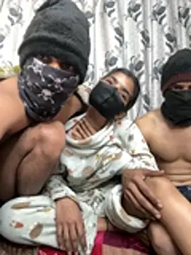 Snapshot of Cutenikkibaby chatting on January 2026 07:35:02 AM Cutenikkibaby online show from January 2026 07:35:02 AM