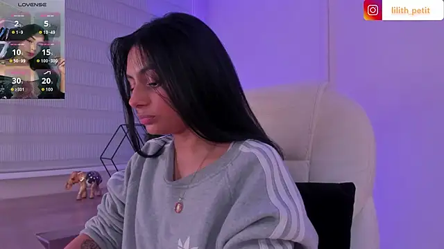 lilith petit  online show from April 2026 01:15:01 PM