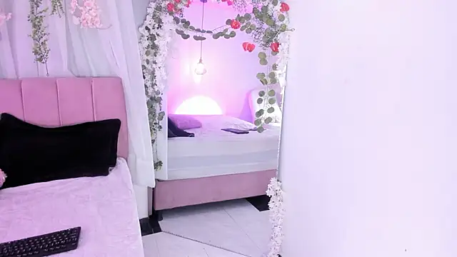 nicky bonny18 online show from February 2026 12:48:02 PM