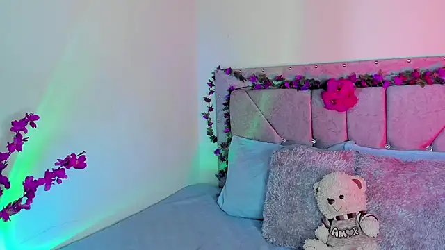 Snapshot of Britanny77 chatting on March 2026 02:01:01 PM Britanny77 online show from March 2026 02:01:01 PM