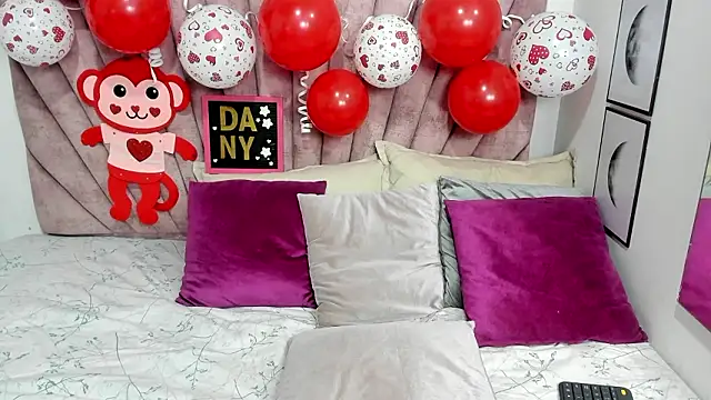 Snapshot of danibellucii_ chatting on February 2026 12:24:01 PM danibellucii online show from February 2026 12:24:01 PM