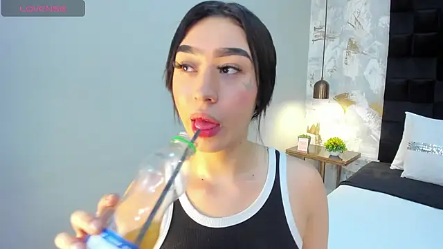 Snapshot of emily_clarkk_ chatting on March 2026 07:53:02 PM emily clarkk online show from March 2026 07:53:02 PM