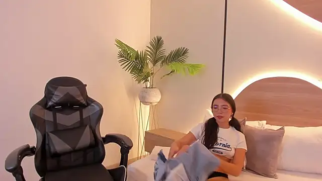 Snapshot of cataleya_castle chatting on February 2026 04:51:01 PM cataleya castle online show from February 2026 04:51:01 PM