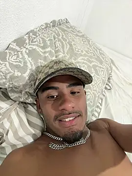 Otavio 01 online show from January 2026 01:00:02 AM