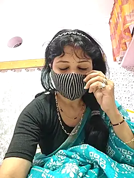 Priyaji7575 online show from February 2026 11:30:01 AM