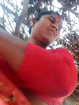 Hot di97 online show from April 2026 09:18:01 AM