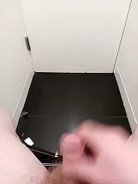 Snapshot of Hertsguy1984 chatting on March 2026 09:32:02 PM Hertsguy1984 online show from March 2026 09:32:02 PM