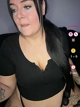 Snapshot of Miss_CurvesXXX chatting on May 2026 09:10:02 PM Miss CurvesXXX online show from May 2026 09:10:02 PM