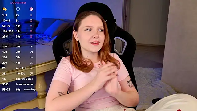 Snapshot of YouHoldMe chatting on March 2026 06:15:01 PM YouHoldMe online show from March 2026 06:15:01 PM