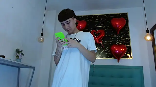 XanderGrey8 online show from February 2026 07:32:02 PM