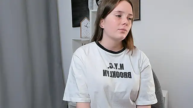 Snapshot of GenevieNyreen chatting on January 2026 11:26:01 AM GenevieNyreen online show from January 2026 11:26:01 AM