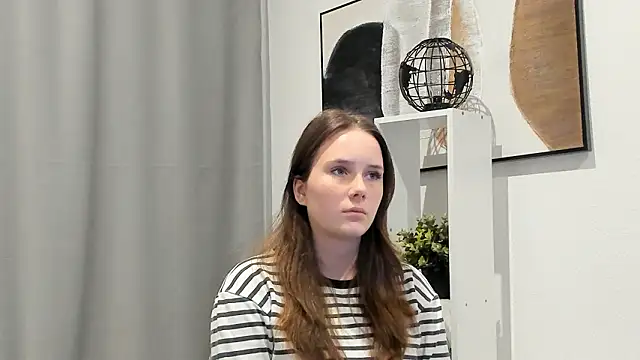 Snapshot of GenevieNyreen chatting on January 2026 07:13:01 AM GenevieNyreen online show from January 2026 07:13:01 AM