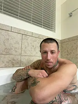 Snapshot of brngitdwn chatting on April 2026 03:16:01 AM brngitdwn online show from April 2026 03:16:01 AM