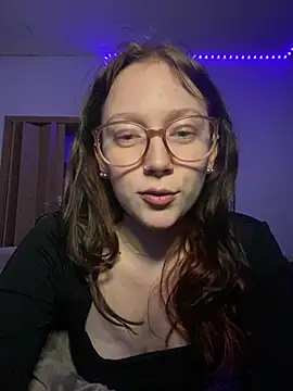 Snapshot of YoungLisaa18 chatting on February 2026 07:42:02 PM YoungLisaa18 online show from February 2026 07:42:02 PM