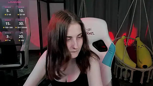 KiraDuvall online show from April 2026 06:20:01 PM