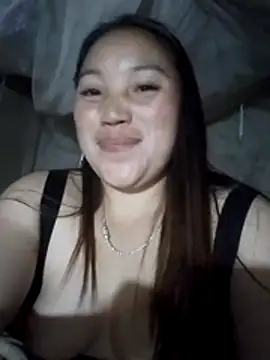 Snapshot of LingLing002 chatting on January 2026 05:44:01 AM LingLing002 online show from January 2026 05:44:01 AM