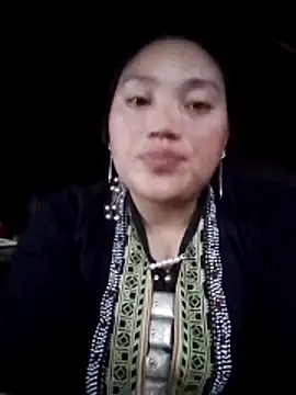 Snapshot of LingLing002 chatting on February 2026 03:36:02 AM LingLing002 online show from February 2026 03:36:02 AM