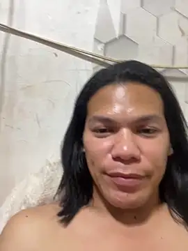 Snapshot of HugeAgatha chatting on April 2026 05:11:01 AM HugeAgatha online show from April 2026 05:11:01 AM