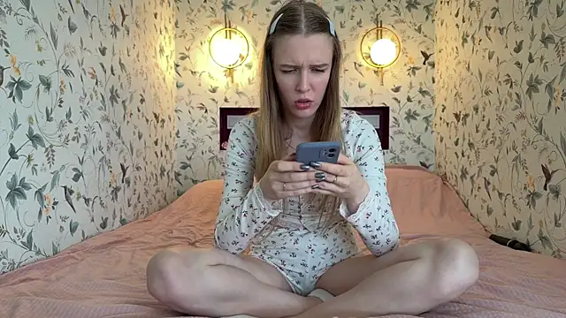 Snapshot of oopsnaked chatting on June 2026 11:32:01 AM oopsnaked online show from June 2026 11:32:01 AM