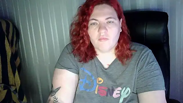 Snapshot of OskaAh chatting on January 2026 11:43:02 PM OskaAh online show from January 2026 11:43:02 PM