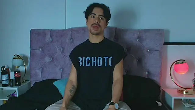 Snapshot of Ethan_Briggs_ chatting on February 2026 03:46:02 AM Ethan Briggs online show from February 2026 03:46:02 AM