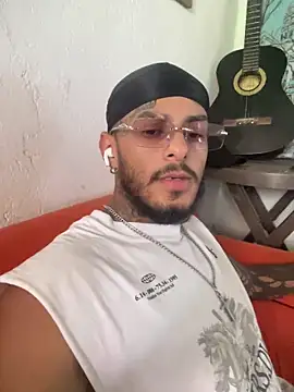 Snapshot of liyamjunior chatting on February 2026 04:26:01 PM liyamjunior online show from February 2026 04:26:01 PM