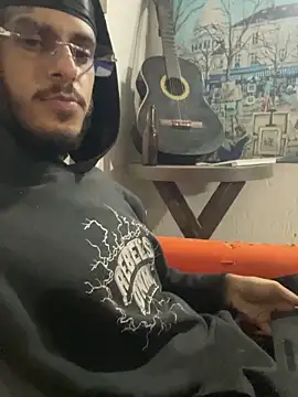 Snapshot of liyamjunior chatting on February 2026 06:14:02 AM liyamjunior online show from February 2026 06:14:02 AM