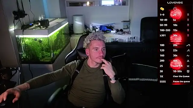 Rayzel White online show from February 2026 09:53:01 PM