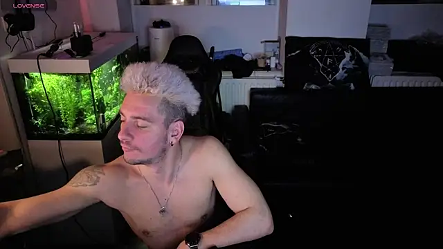 Rayzel White online show from March 2026 03:44:01 AM