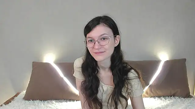 ThoraMarola online show from April 2026 05:03:02 AM