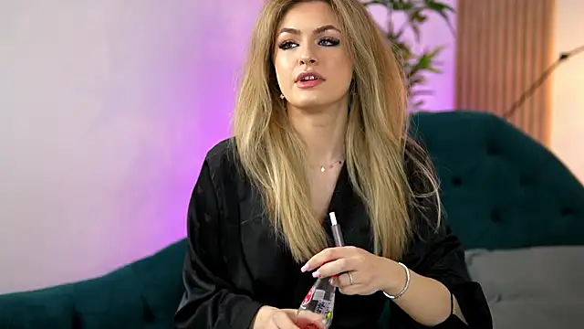 NayaQuinn online show from February 2026 08:09:02 PM