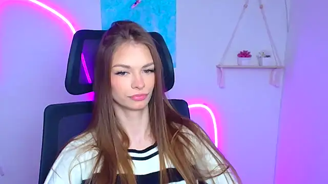 Lina Loveuu online show from February 2026 12:37:02 PM