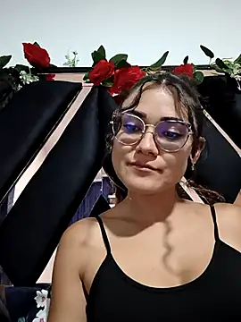 Freyarosse online show from February 2026 11:01:01 PM