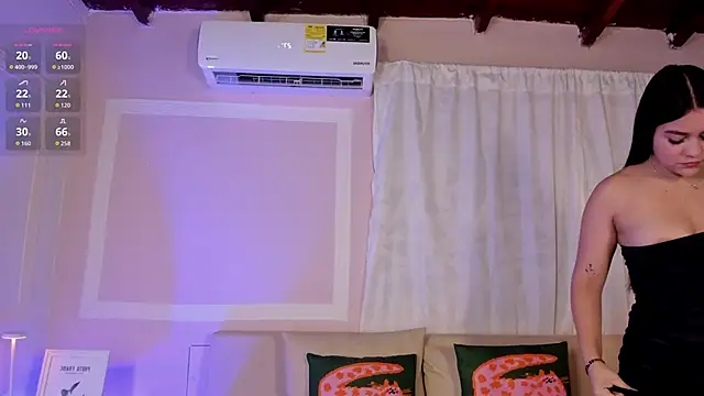 Snapshot of liaamoon_ chatting on May 2026 12:43:01 PM liaamoon online show from May 2026 12:43:01 PM