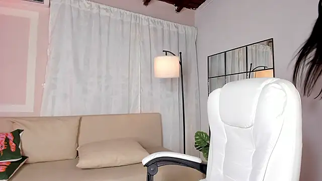 Snapshot of liaamoon_ chatting on May 2026 12:25:02 PM liaamoon online show from May 2026 12:25:02 PM