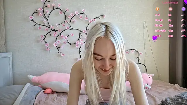 MisaMew online show from April 2026 09:29:01 AM