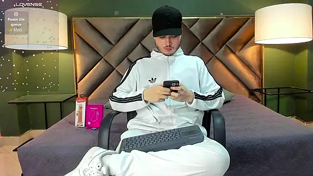 Snapshot of Salvattore_Muller chatting on February 2026 05:30:01 AM Salvattore Muller online show from February 2026 05:30:01 AM