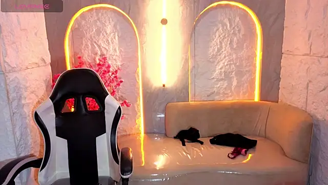 Stefany Tx online show from March 2026 07:42:02 PM