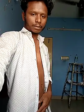 Snapshot of stylee_satheesh chatting on June 2026 04:21:02 AM stylee satheesh online show from June 2026 04:21:02 AM